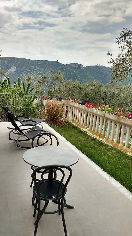 La Vie Est Belle Bed and Breakfast Finale Ligure