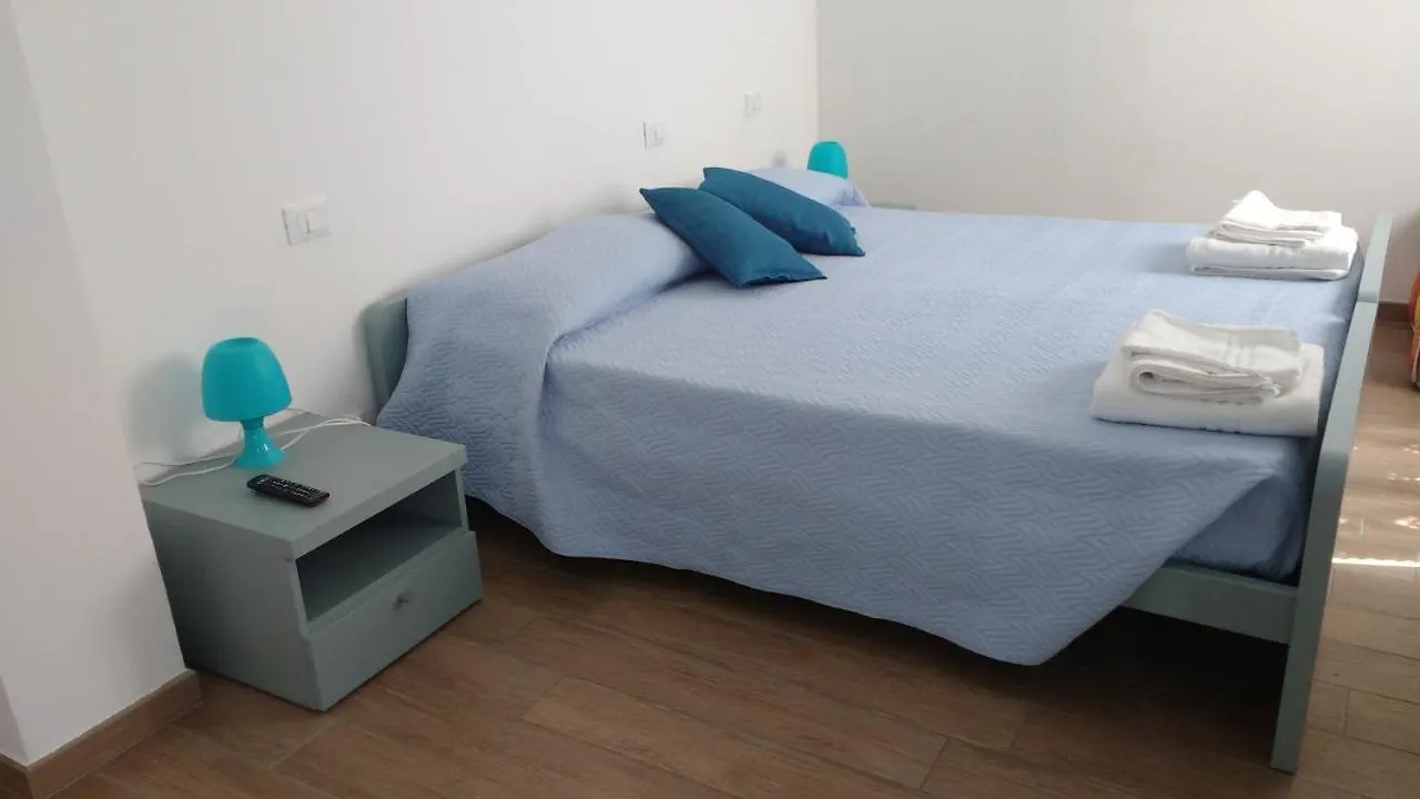La Vie Est Belle Bed and Breakfast Finale Ligure 0*,