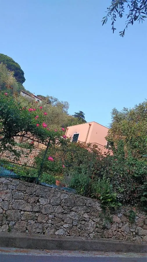 La Vie Est Belle Bed and Breakfast Finale Ligure 0*,