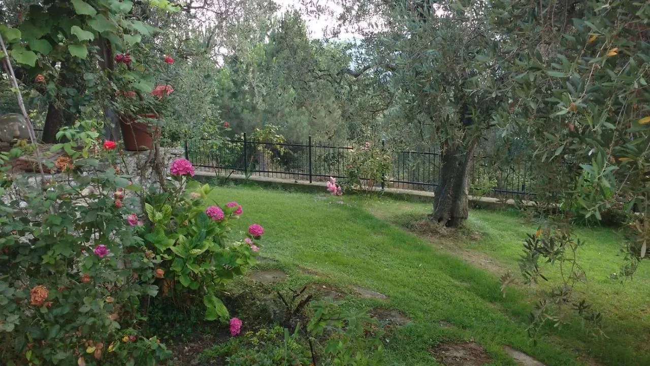 Bed & Breakfast La Vie Est Belle Bed and Breakfast Finale Ligure