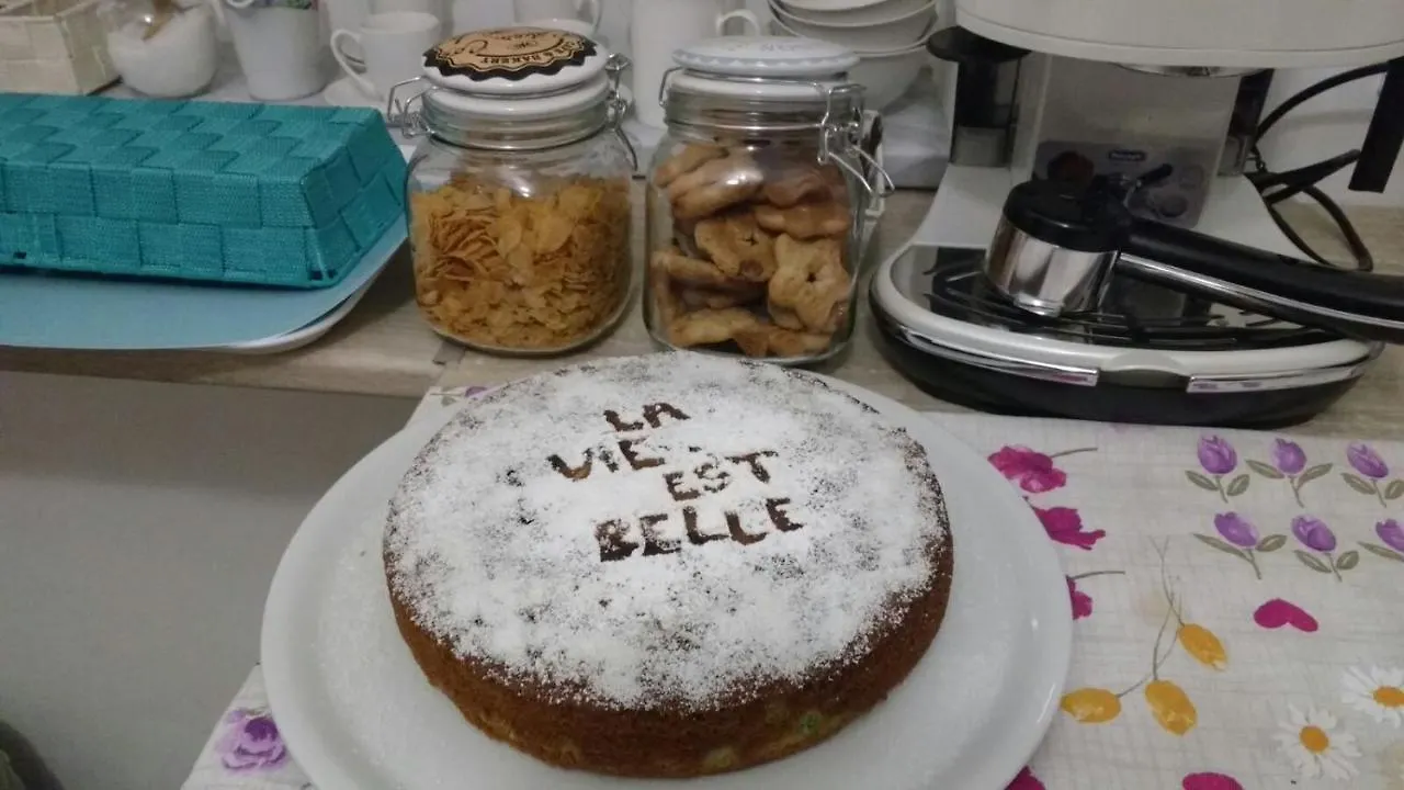 La Vie Est Belle Bed and Breakfast Finale Ligure 0*,  Italien