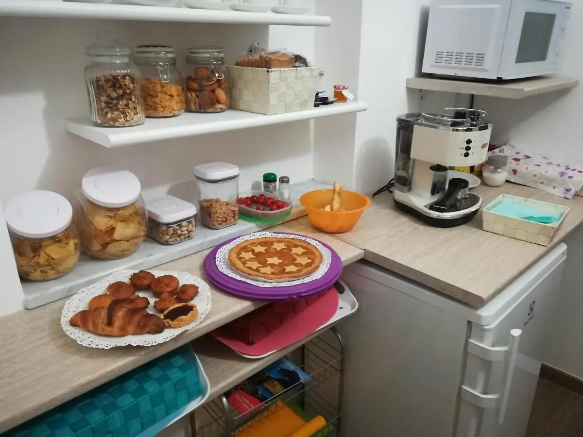 Bed & Breakfast La Vie Est Belle Bed and Breakfast Finale Ligure