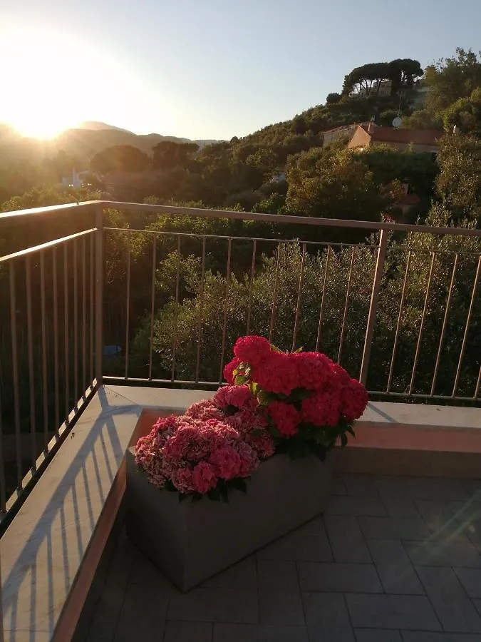 La Vie Est Belle Bed and Breakfast Finale Ligure 0*,  Italien