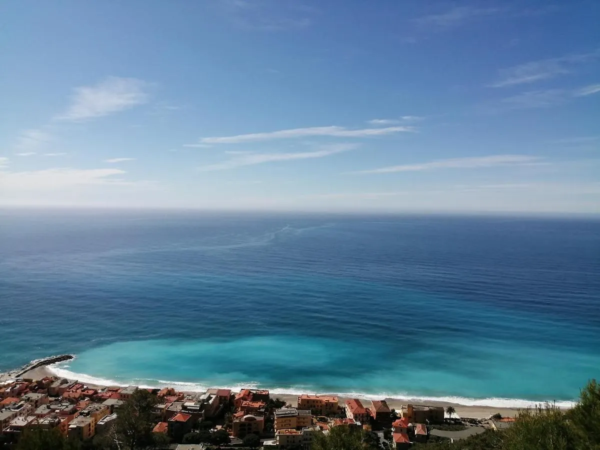 La Vie Est Belle Bed and Breakfast Finale Ligure